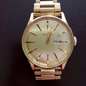 Nixon Sentry Gold